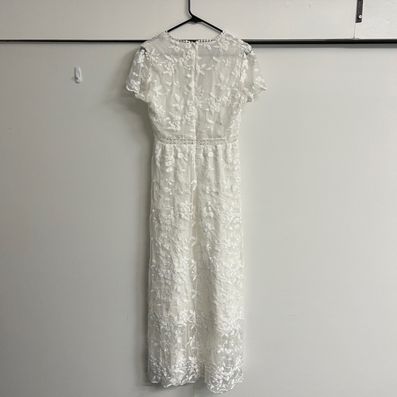 White V-neck Lace Boho Maxi Dress - Picture 2 of 7